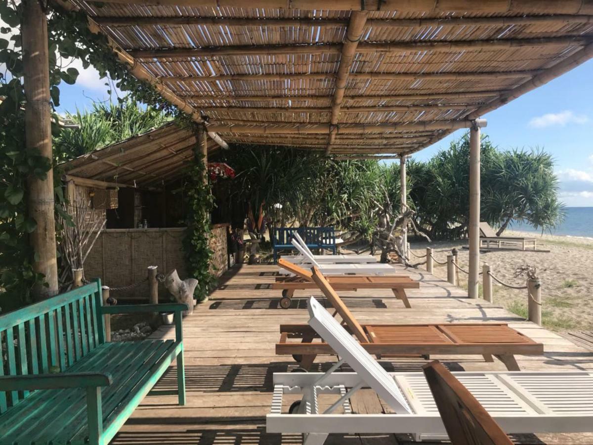 Wera Beach Kadumbul Exterior foto